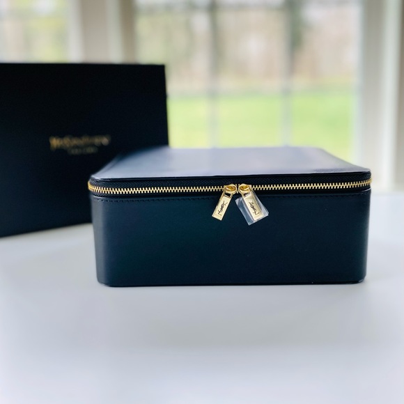 Yves Saint Laurent Beaute Vanity Case - Picture 2 of 9